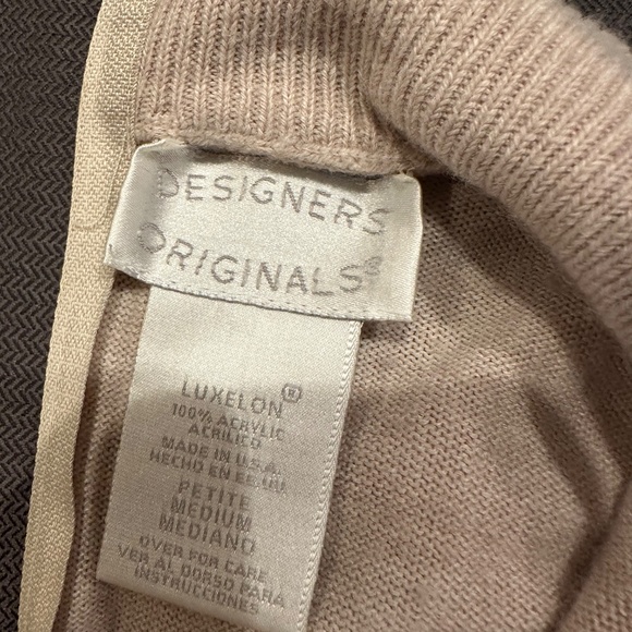 Mock Neck Merno Sleeveless Sweater - Picture 2 of 3